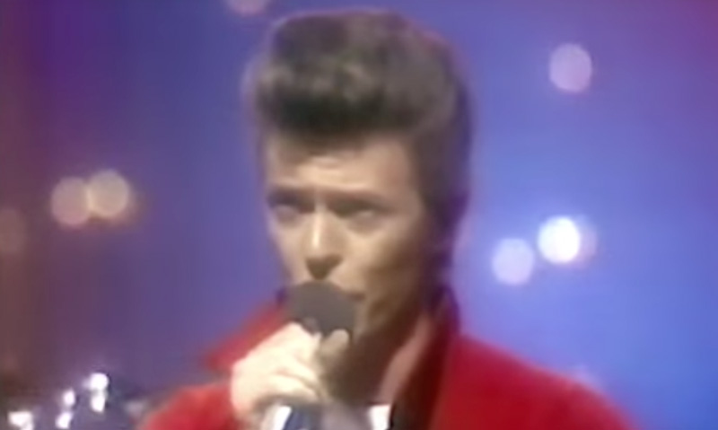 David Bowie performs 'Ashes To Ashes' on the Tonight Show in 1980