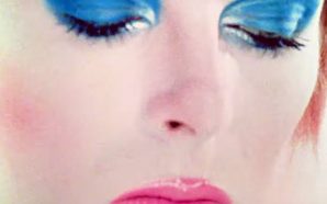 Life On Mars? 2016 video directed by Mick Rock for the album Legacy